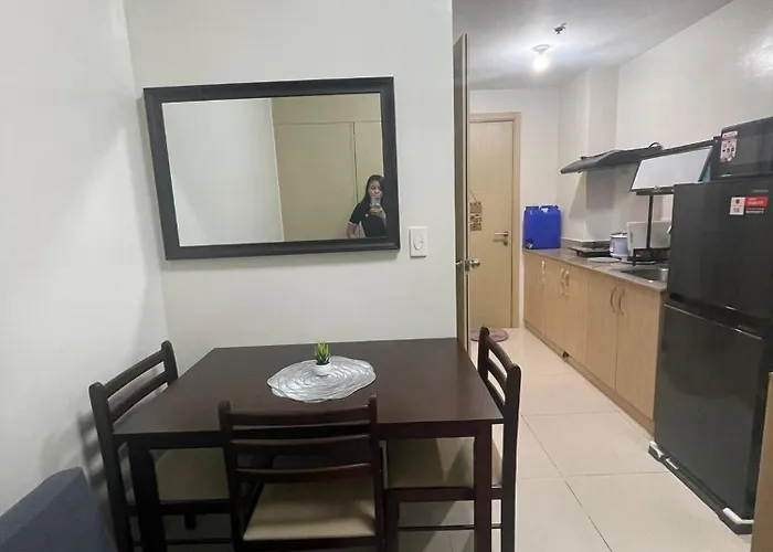 Hostel Field Residences Pool View With Balcony Near Airport Behind Sm Sucat Manila