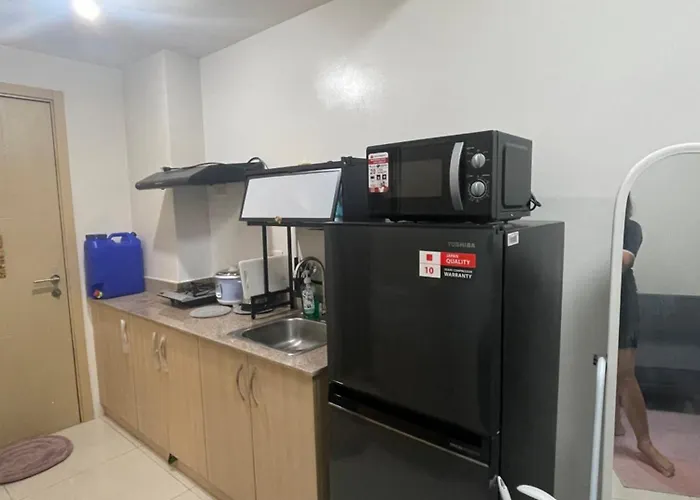 Field Residences Pool View With Balcony Near Airport Behind Sm Sucat Hostel *