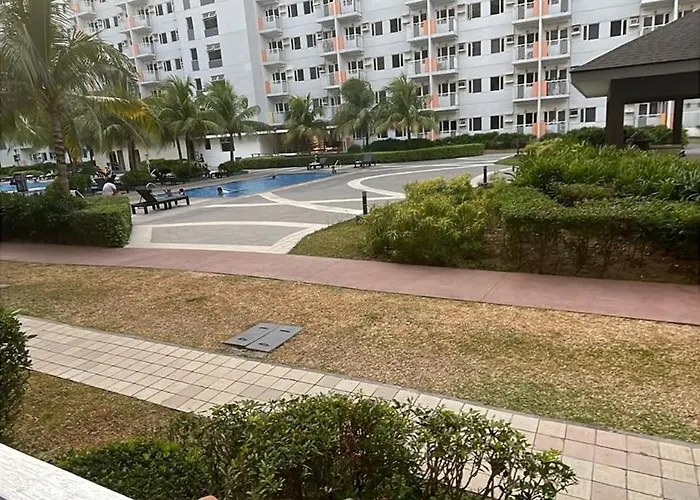 Field Residences Pool View With Balcony Near Airport Behind Sm Sucat Hostel