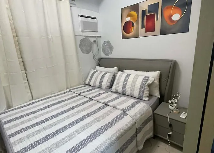 Hostel Field Residences Pool View With Balcony Near Airport Behind Sm Sucat Manila