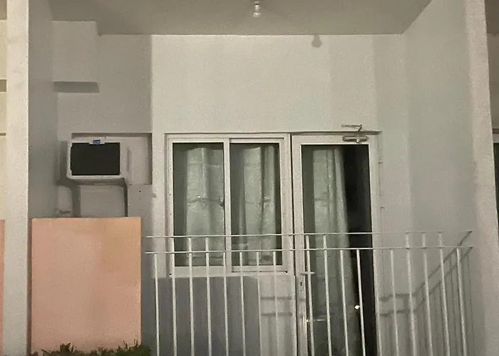 Hostel Field Residences Pool View With Balcony Near Airport Behind Sm Sucat *