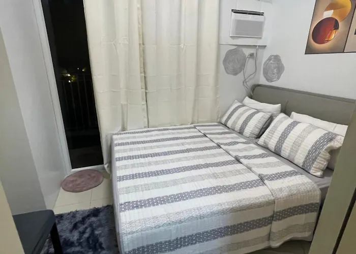 Hostel Field Residences Pool View With Balcony Near Airport Behind Sm Sucat