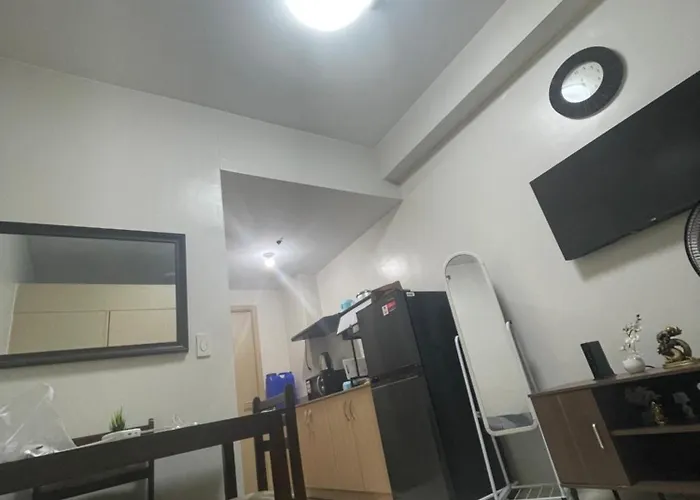 Hostel Field Residences Pool View With Balcony Near Airport Behind Sm Sucat Manila